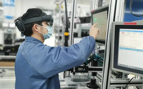 蘇州生產(chǎn)廠技術人員佩戴HoloLens 2 調試 蘇州生產(chǎn)廠技術人員佩戴HoloLens 2 調試